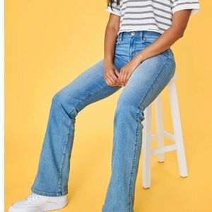 AEO Next Level Stretch Favorite Boy Friend Blue Jeans Size 6, Mid Rise Med.wash.